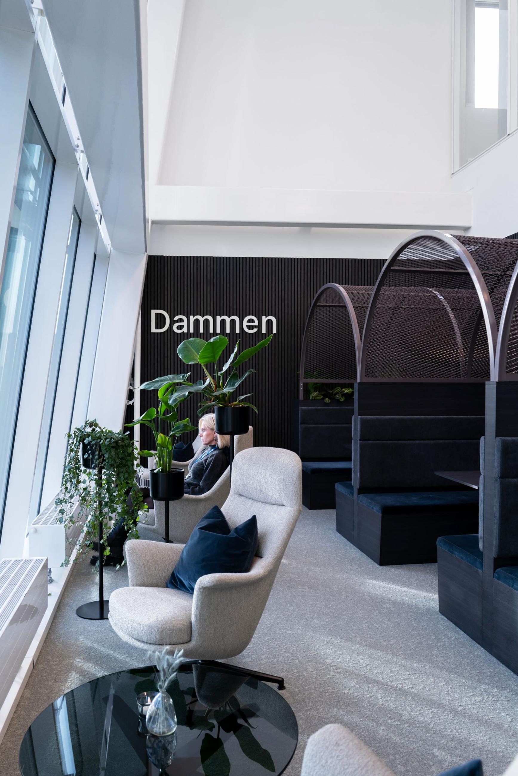 Alle rom og soner har f&aring;tt et navn med tilknytning til Skagerak Kraft. Dette gj&oslash;r det lettere for de ansatte &aring; finne hverandre i det nye aktivitetsbaserte arbeidsplasskonseptet.